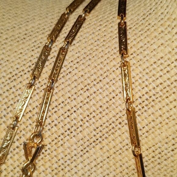 š¤©ā GoldātoneāchainĀ necklaceāš¤©ā2āforā$20 - Picture 4 of 6